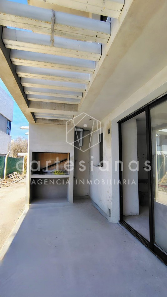 TORRENTES DEPTO DUPLEX 2 DORM C/CH MANANTIALES 