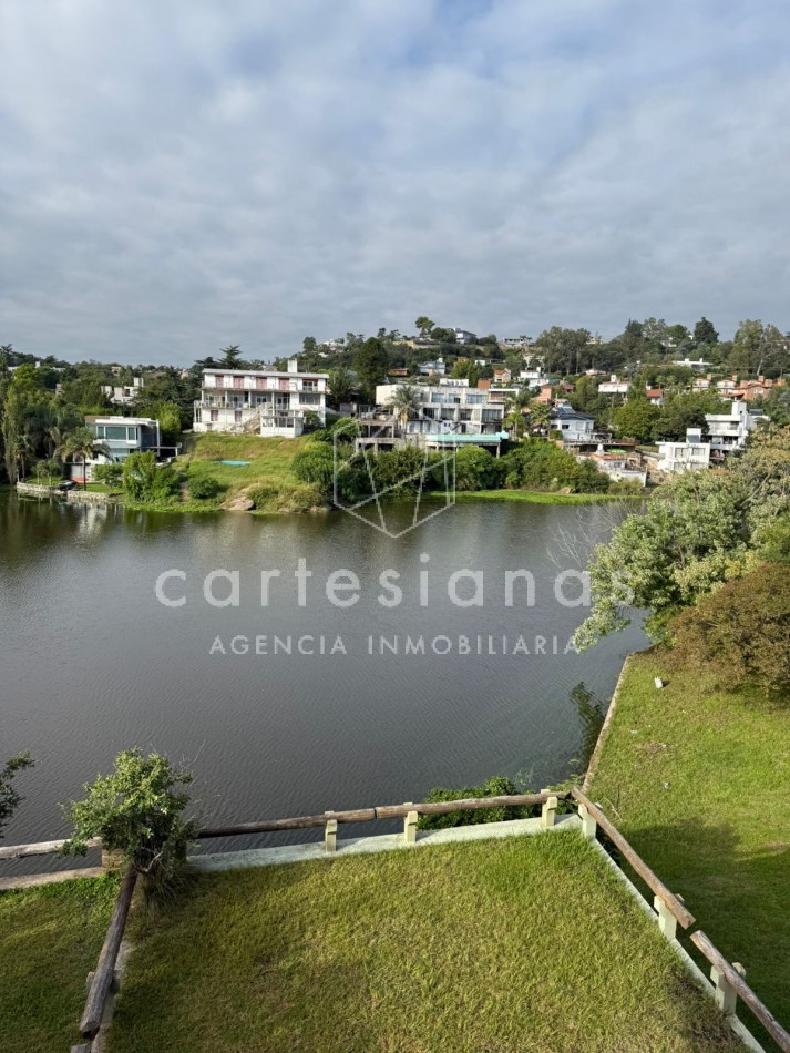 CARLOS PAZ| HERMOSA CASA SOBRE LA COSTA DEL RIO LOS CHORRILLOS