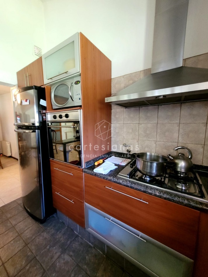 CASA 4 DORM + DEP DE SERV Y UNA SUP TOTAL 1000 M2 ARGUELLO | ZONA NORTE
