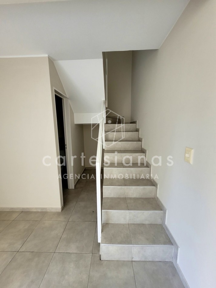 DEPTO ESTILO DUPLEX DE 2 DORM SOBRE CALLE FRANCISCO LAPRIDA | OBSERVATORIO