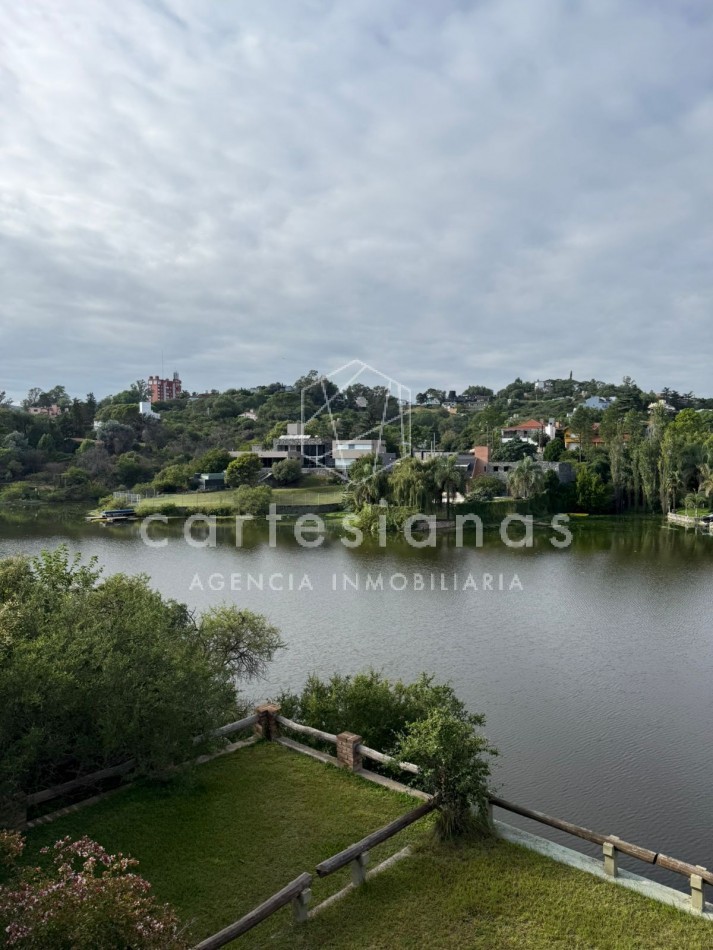 CARLOS PAZ| HERMOSA CASA SOBRE LA COSTA DEL RIO LOS CHORRILLOS