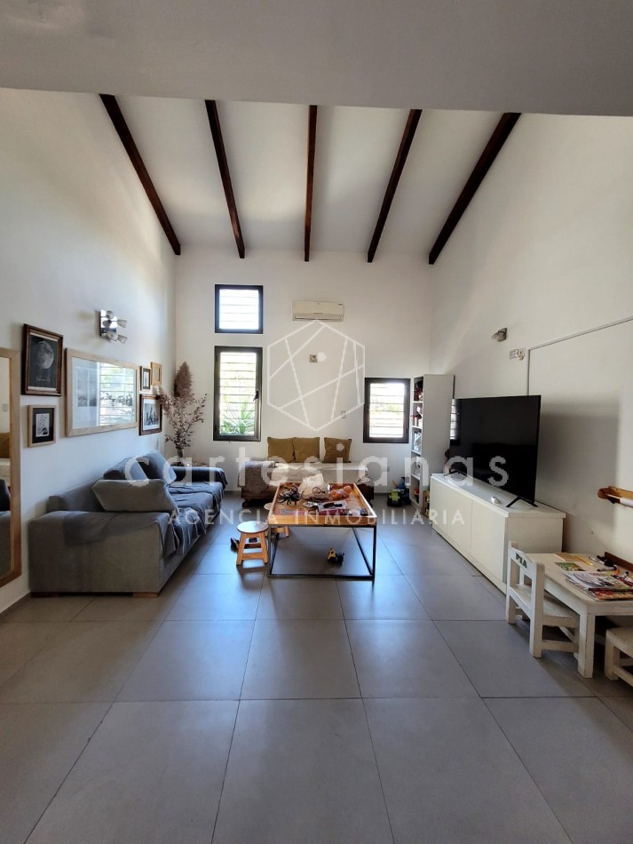 CASA APTA CREDITO. 3 DORM (1 EN SUITE) C/ PILETA! A 100 MTS DE RECTA MARTINOLLI