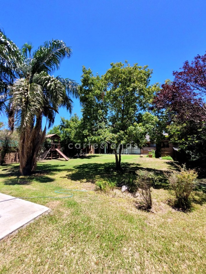 CASA 4 DORM + DEP DE SERV Y UNA SUP TOTAL 1000 M2 ARGUELLO | ZONA NORTE