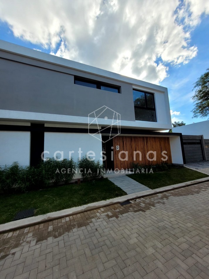 LA CAROLINA CASA DE 3 DORM CALIDAD PREMIUM | ZONA NORTE