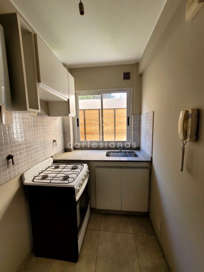 DEPTO 1 DORM C/PATIO SOBRE CALLE LAPRIDA | OBSERVATORIO
