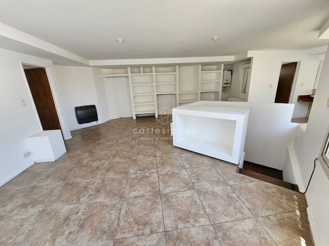 OPORTUNIDAD! PARQUE VELEZ SARSFIELD CASA DE 3 DORM C/PILETA