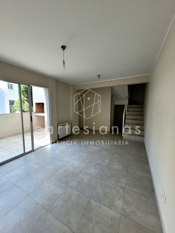 DEPTO ESTILO DUPLEX DE 2 DORM SOBRE CALLE FRANCISCO LAPRIDA | OBSERVATORIO