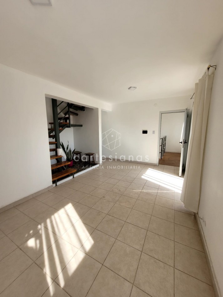 DPTO DE 3 DORM ESTILO DUPLEX SOBRE AV. FUERZA AEREA - RUTA 20