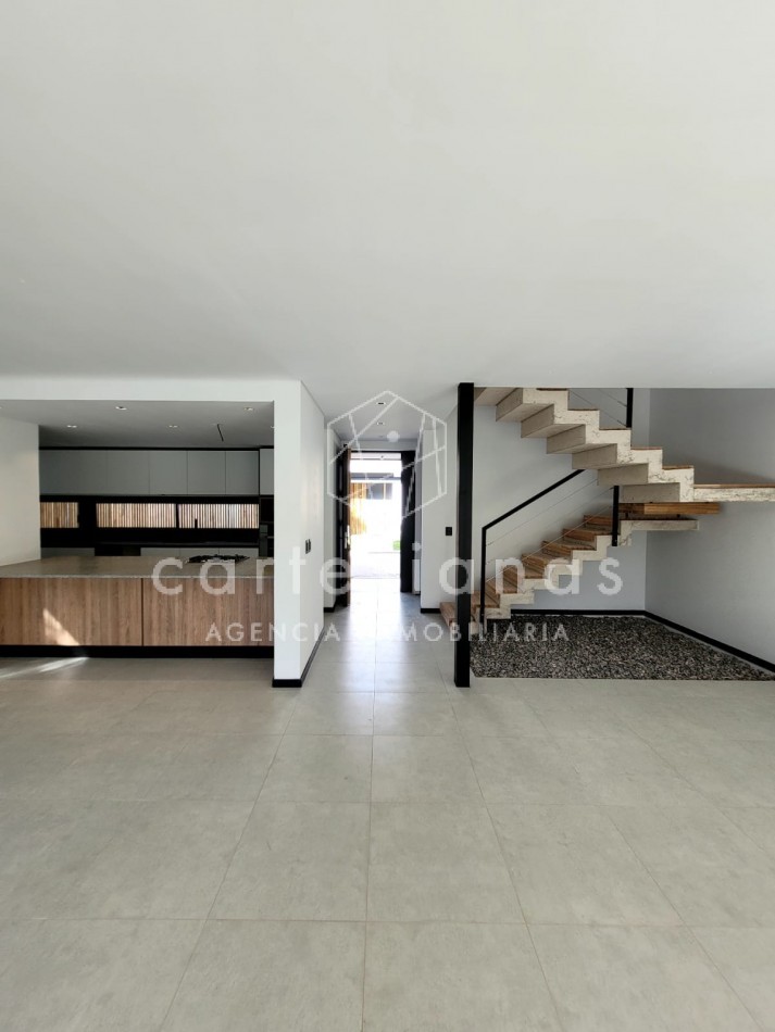 LA CAROLINA CASA DE 3 DORM CALIDAD PREMIUM | ZONA NORTE