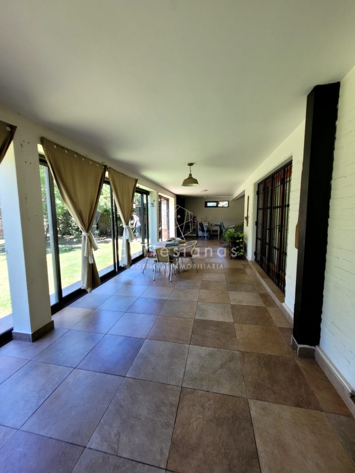 CASA 4 DORM + DEP DE SERV Y UNA SUP TOTAL 1000 M2 ARGUELLO | ZONA NORTE