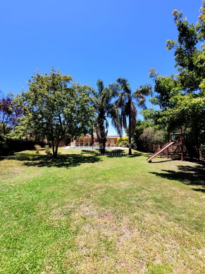 CASA 4 DORM + DEP DE SERV Y UNA SUP TOTAL 1000 M2 ARGUELLO | ZONA NORTE