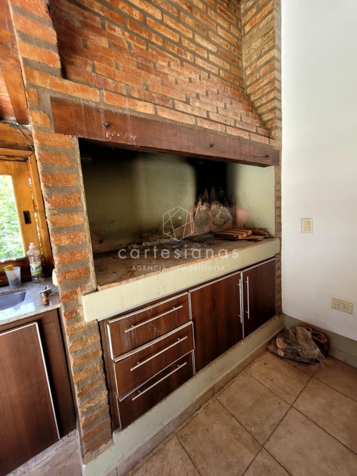 CASA 4 DORM + DEP DE SERV Y UNA SUP TOTAL 1000 M2 ARGUELLO | ZONA NORTE