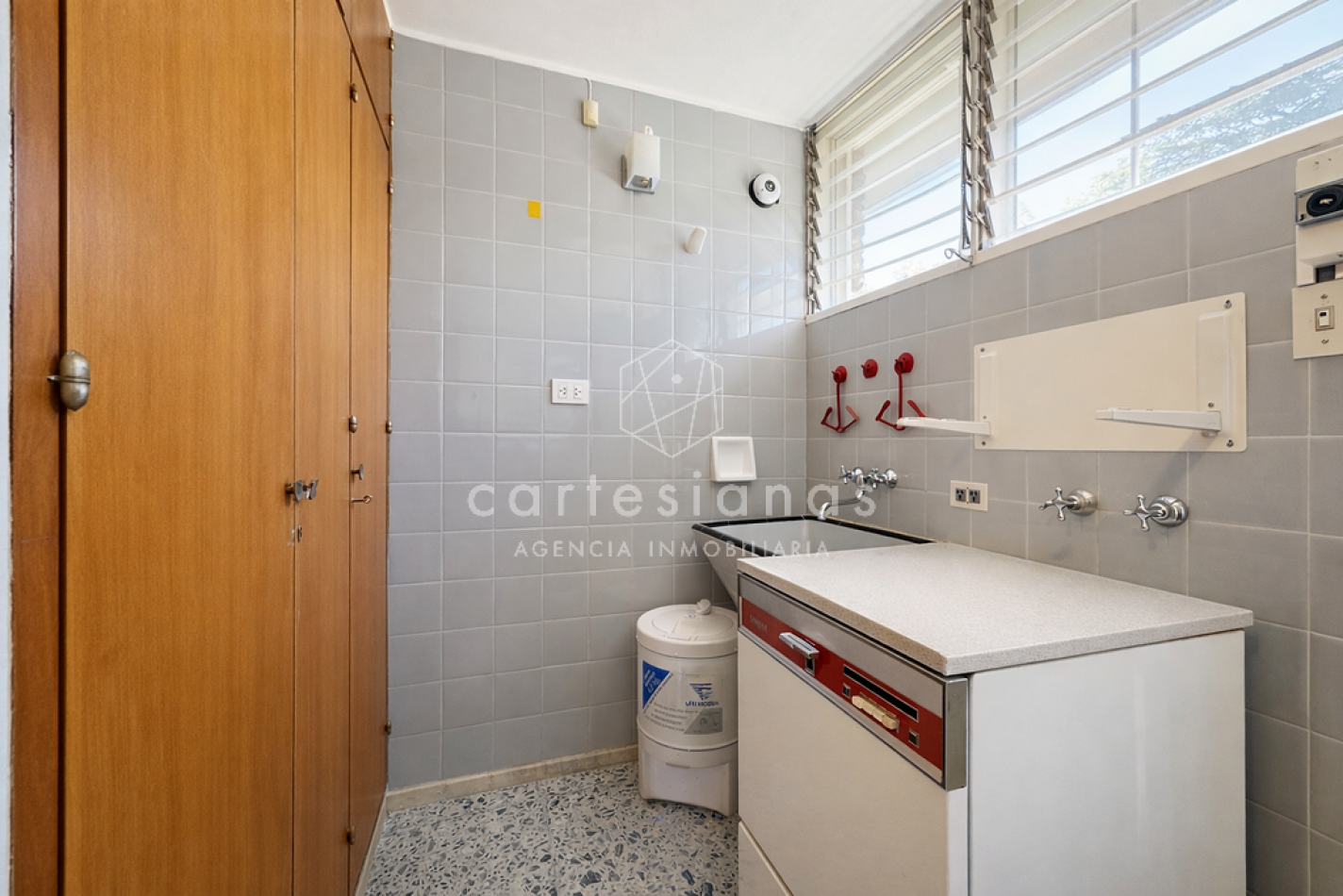 CARLOS PAZ| HERMOSA CASA SOBRE LA COSTA DEL RIO LOS CHORRILLOS