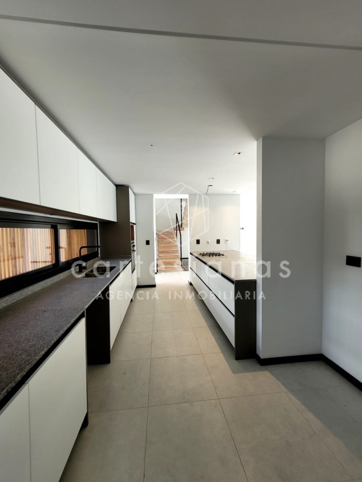 LA CAROLINA CASA DE 3 DORM CALIDAD PREMIUM | ZONA NORTE