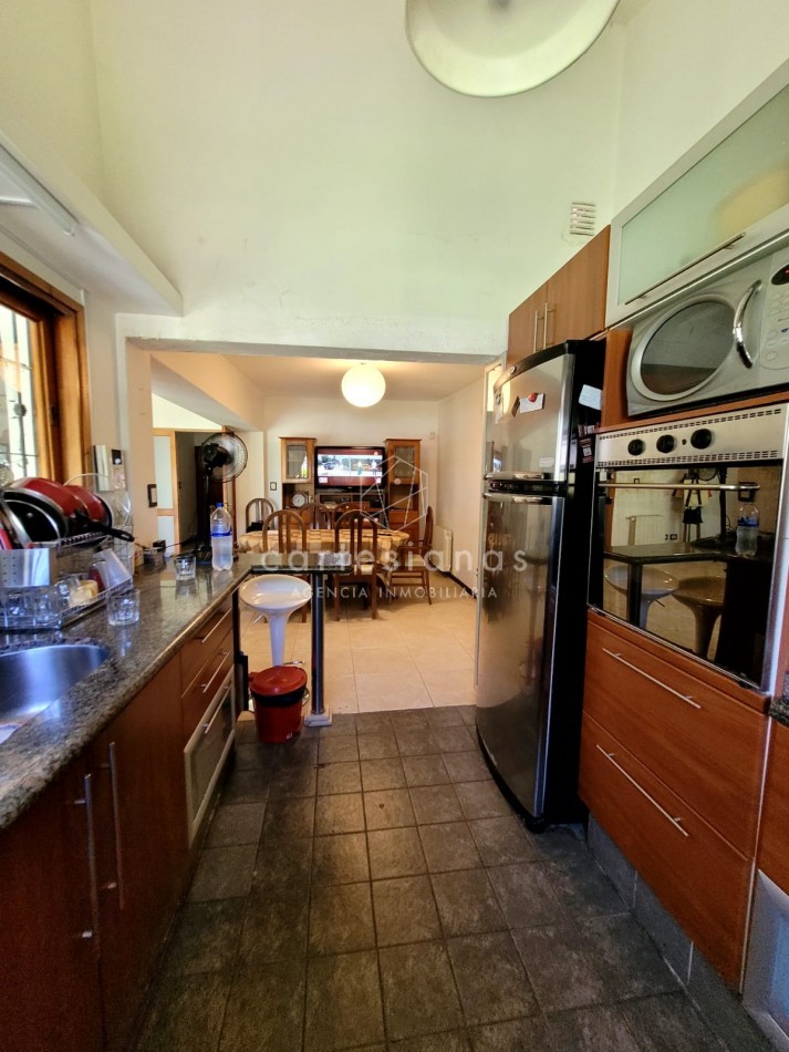 CASA 4 DORM + DEP DE SERV Y UNA SUP TOTAL 1000 M2 ARGUELLO | ZONA NORTE