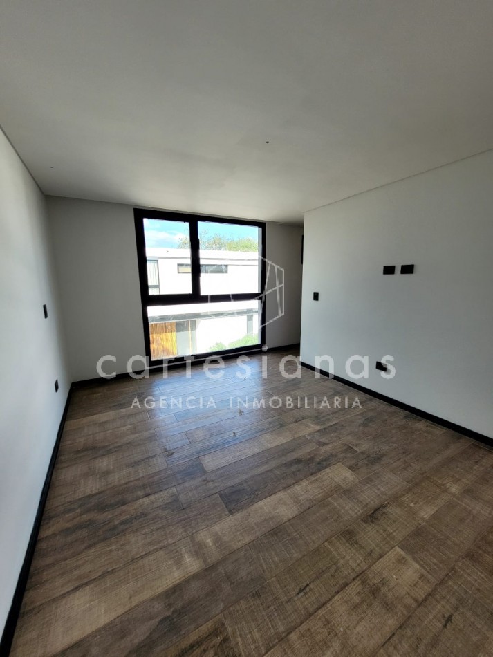 LA CAROLINA CASA DE 3 DORM CALIDAD PREMIUM | ZONA NORTE
