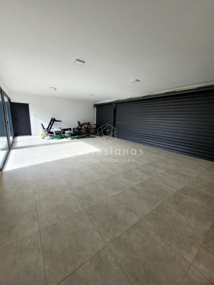 PREMIUM! CASA 4 DORM EN CAUSANA. 650 MTS CUB, 5000 MTS LOTE