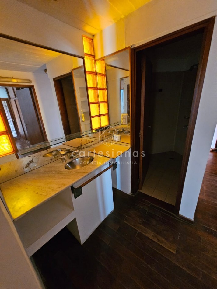 OPORTUNIDAD! PARQUE VELEZ SARSFIELD CASA DE 3 DORM C/PILETA
