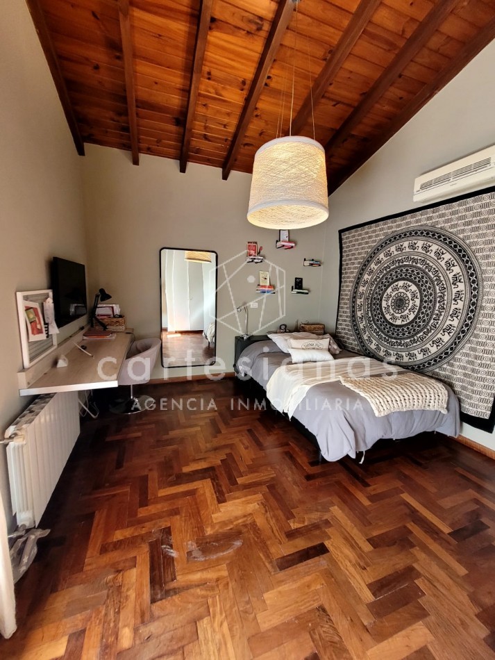 COUNTRY EL BOSQUE IMPECABLE! CASA DE 3 DORMITORIOS 650 MTS CUB.