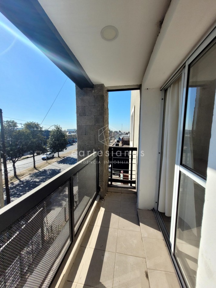 DPTO DE 3 DORM ESTILO DUPLEX SOBRE AV. FUERZA AEREA - RUTA 20