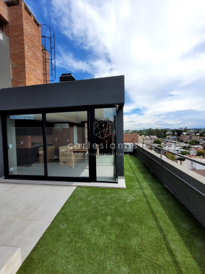 DEPTO 1 DORM C/PATIO + AMENITIES SOBRE AV. VELEZ SARSFIELD | ZONA POCITO