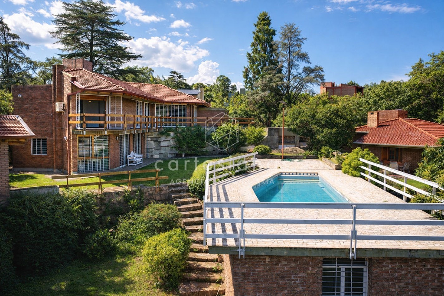 CARLOS PAZ| HERMOSA CASA SOBRE LA COSTA DEL RIO LOS CHORRILLOS