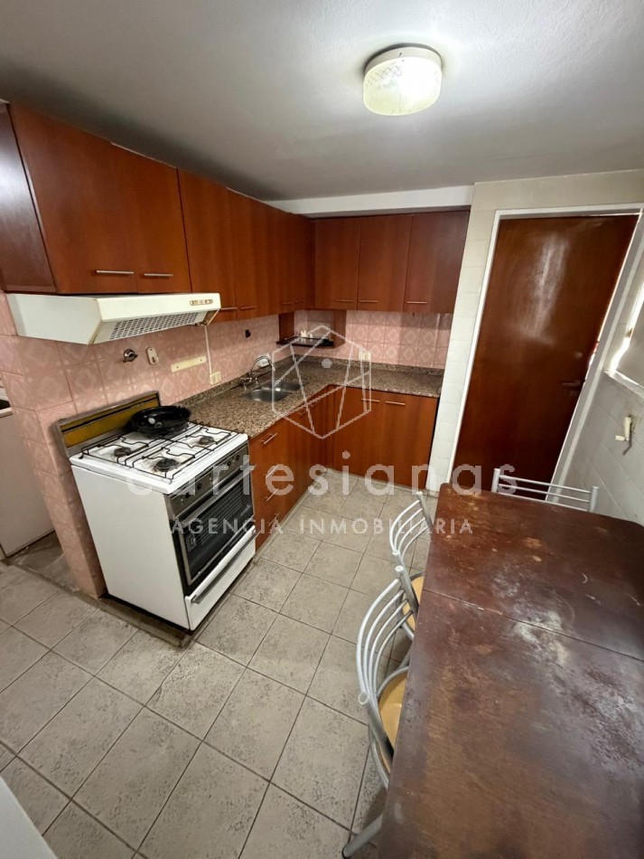 DEPTO 3 DORM SOBRE HIPOLITO YRIGOYEN, FRENTE A PLAZA ESPAÑA | NUEVA CORDOBA
