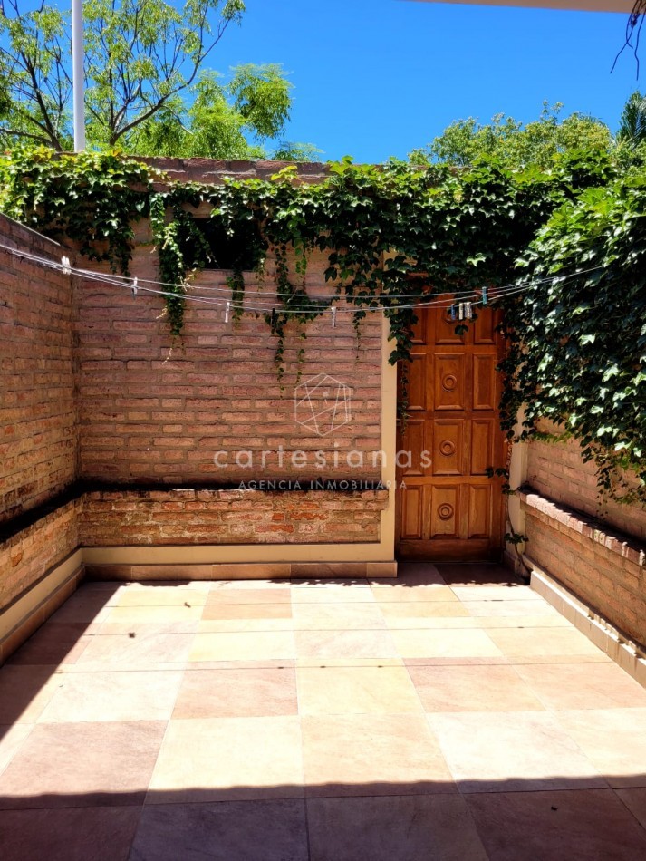CASA 4 DORM + DEP DE SERV Y UNA SUP TOTAL 1000 M2 ARGUELLO | ZONA NORTE