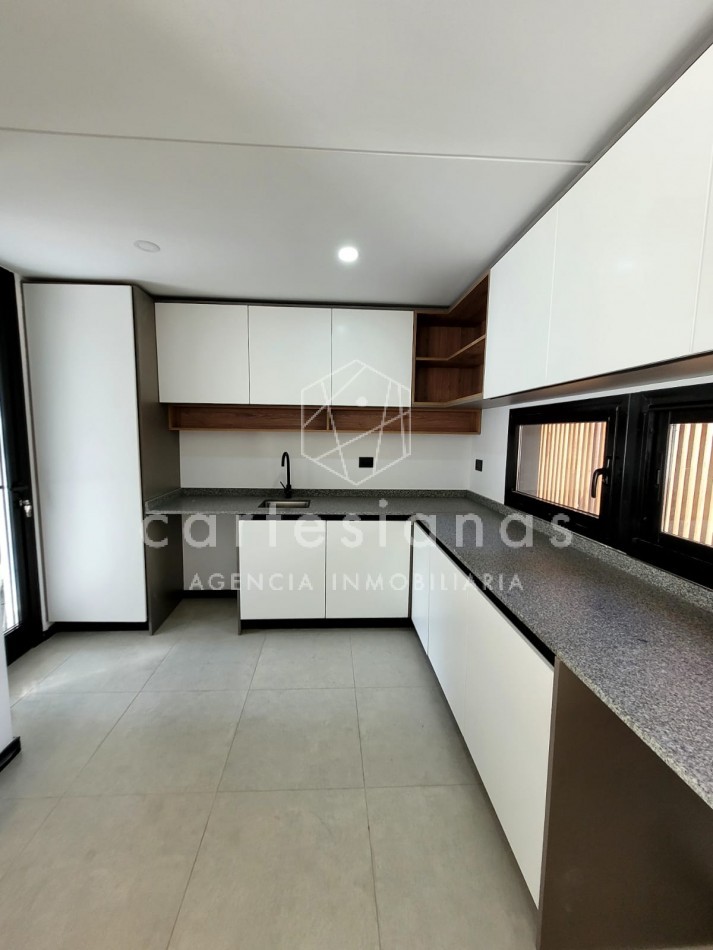 LA CAROLINA CASA DE 3 DORM CALIDAD PREMIUM | ZONA NORTE