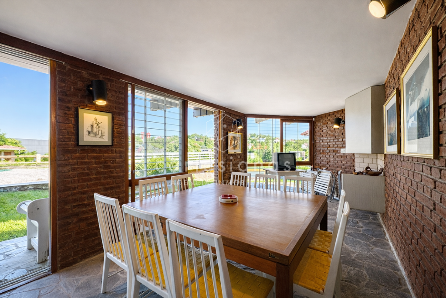 CARLOS PAZ| HERMOSA CASA SOBRE LA COSTA DEL RIO LOS CHORRILLOS