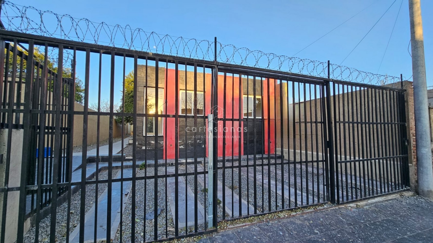 SE VENDEN 3 UNIDADES: DOS de 1 DORM y UNO de 2 DORM  EN COMPLEJO B° BELLA VISTA