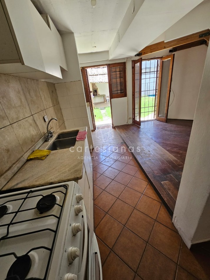 OPORTUNIDAD! PARQUE VELEZ SARSFIELD CASA DE 3 DORM C/PILETA