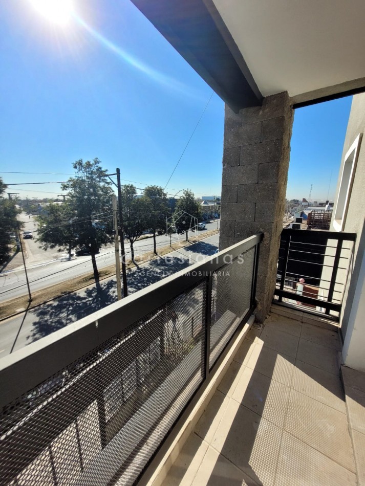 DPTO DE 3 DORM ESTILO DUPLEX SOBRE AV. FUERZA AEREA - RUTA 20