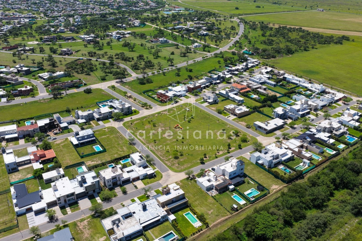 SIETE SOLES LOTE CENTRAL DE 600 M2 | PARTERRES