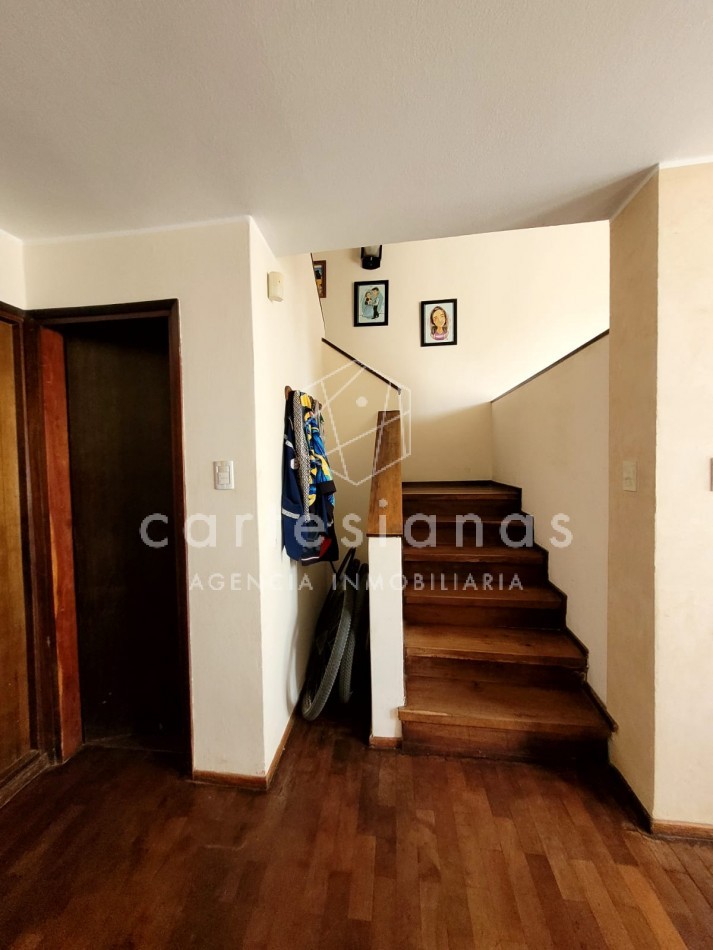 B°LOS OLMOS CASA 3 DORM C/PILETA. ESCRITURA