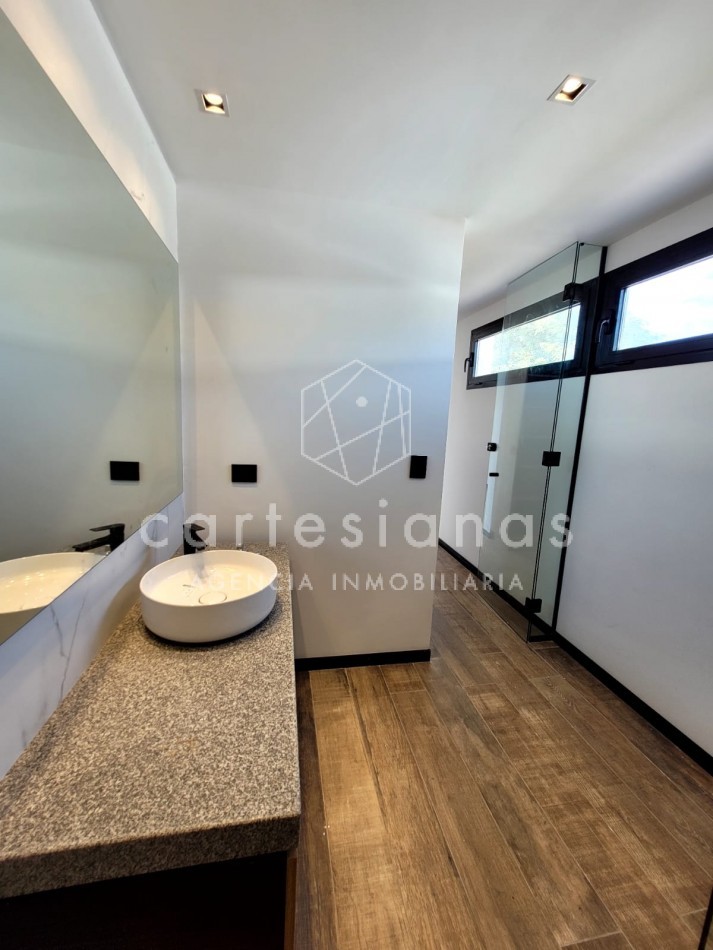 LA CAROLINA CASA DE 3 DORM CALIDAD PREMIUM | ZONA NORTE