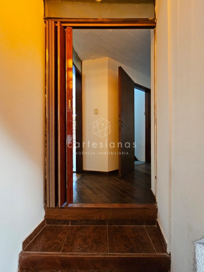 OPORTUNIDAD! PARQUE VELEZ SARSFIELD CASA DE 3 DORM C/PILETA