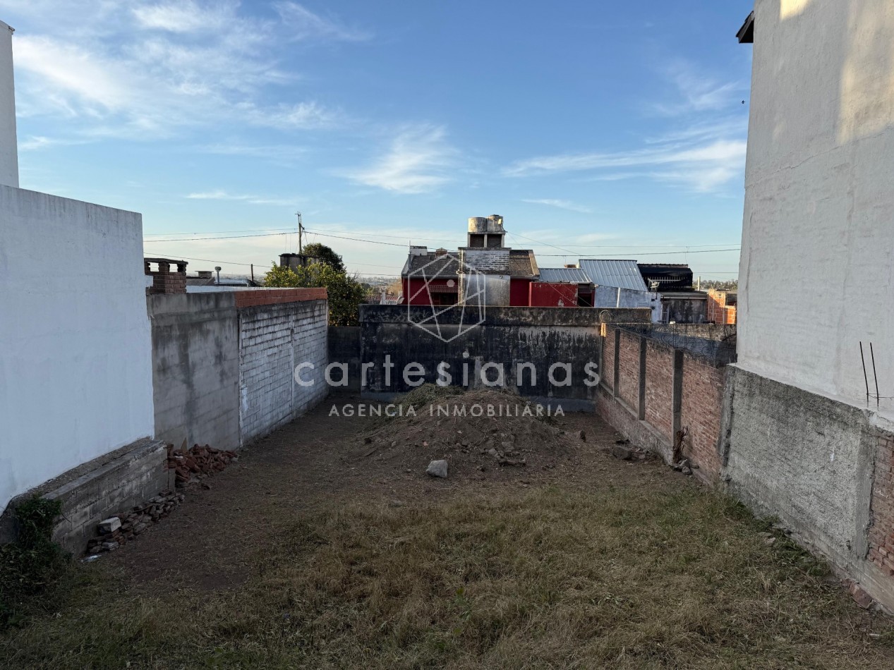 LOTE DE 225 M2. SOBRE DEAN FUNES A MTRS DE AV. COLON. APTO 3 PISOS. ZONA CIUDAD GAMA