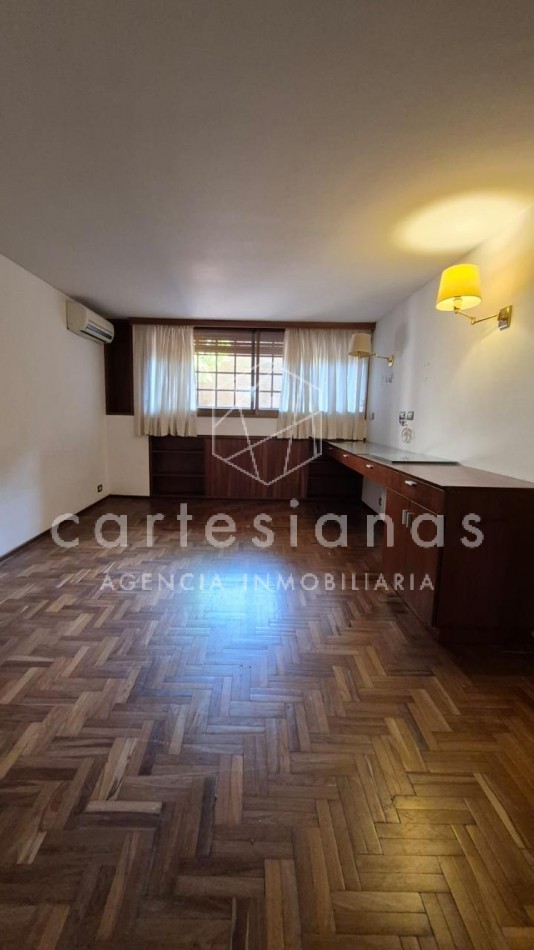 URCA EXCELENTE CASA DE 4 DORM. USO RESIDENCIAL O PARA OFICINAS/ESTUDIO 