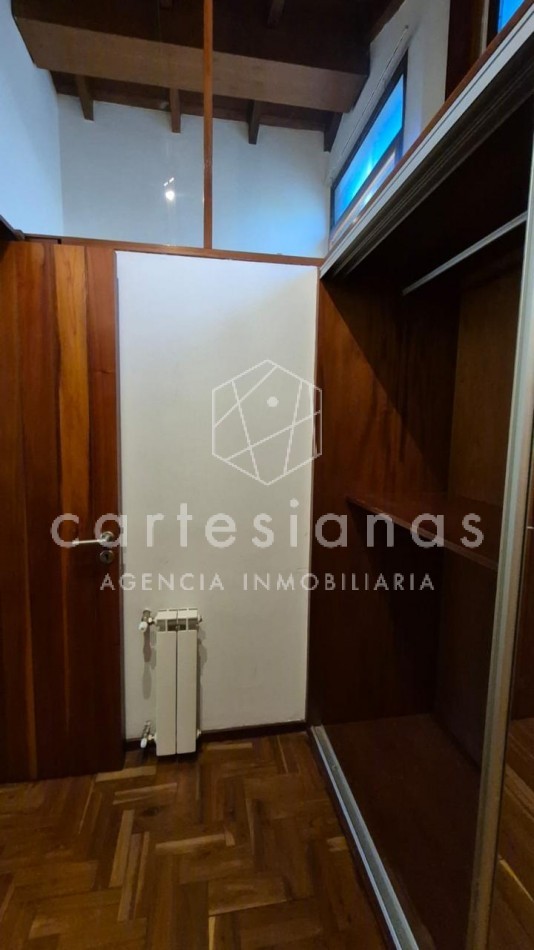 URCA EXCELENTE CASA DE 4 DORM. USO RESIDENCIAL O PARA OFICINAS/ESTUDIO 