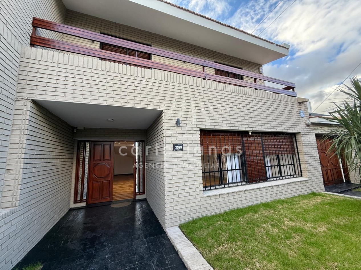 A 30 MTS DE RAFAEL NUÑEZ CASA DE 4 DORM + ESCRIT C/PILETA