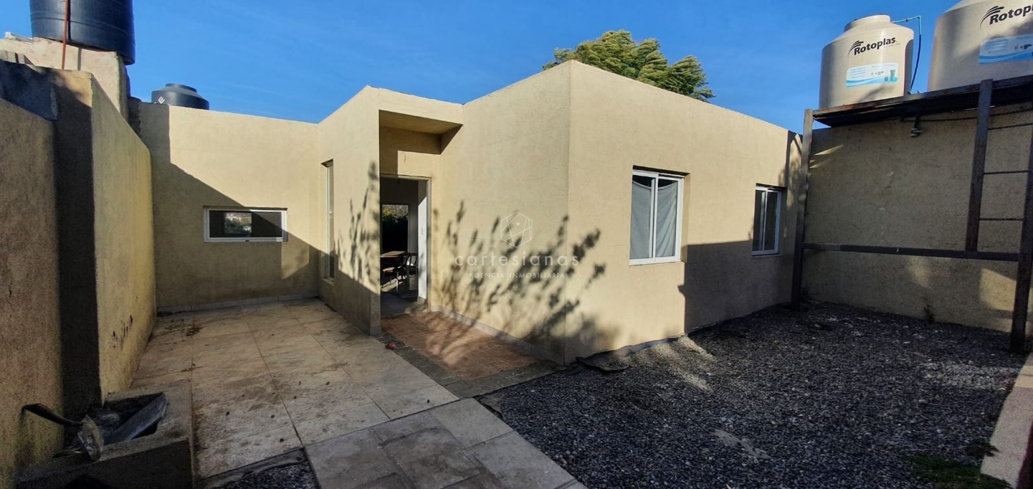 SE VENDEN 3 UNIDADES: DOS de 1 DORM y UNO de 2 DORM  EN COMPLEJO B° BELLA VISTA