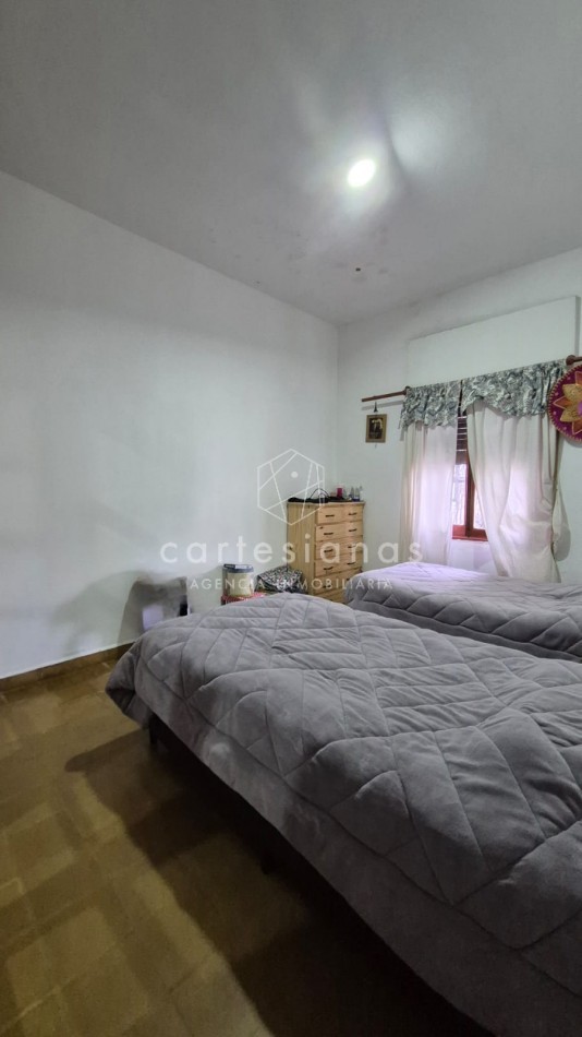 CASA 3 DORM PARA REFACCIONAR B° GRANJA DE FUNES A 50 MTS DE RAFAEL NUÑEZ. OPORTUNIDAD
