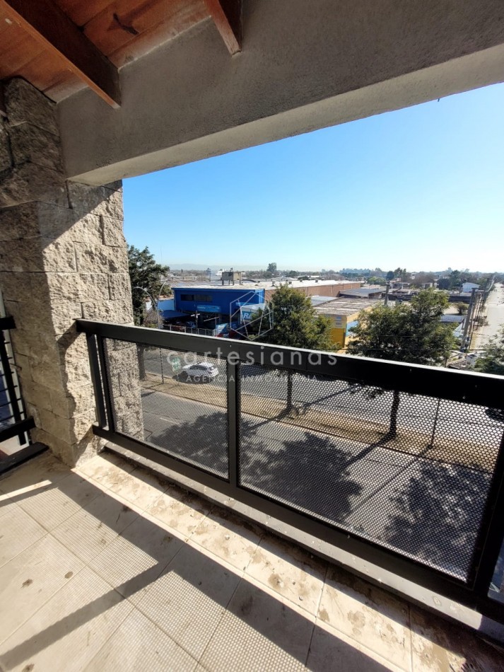 DPTO DE 3 DORM ESTILO DUPLEX SOBRE AV. FUERZA AEREA - RUTA 20