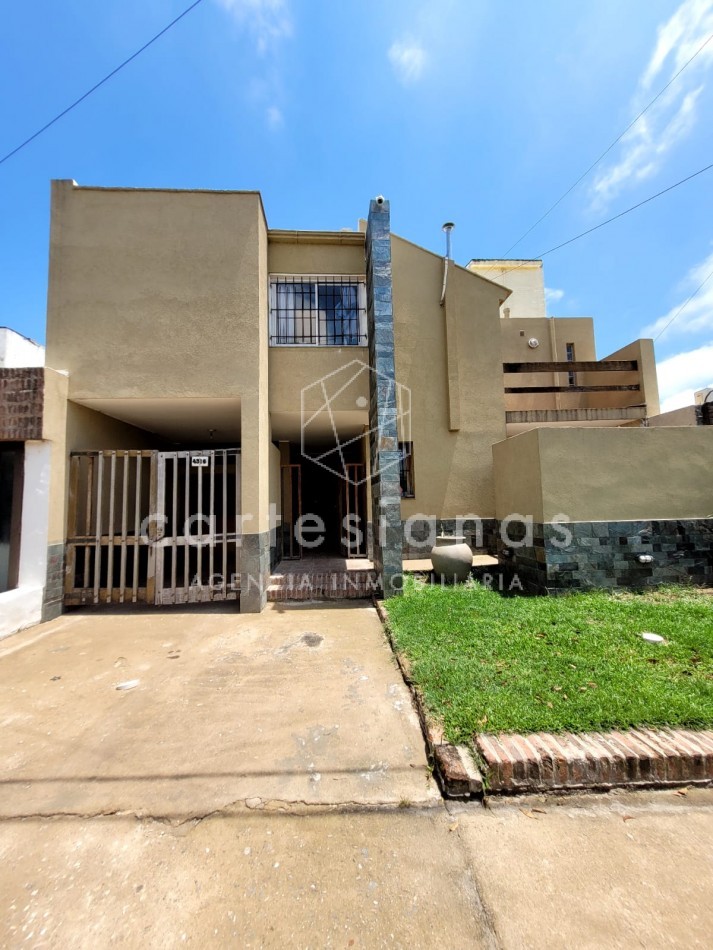 B°LOS OLMOS CASA 3 DORM C/PILETA. ESCRITURA