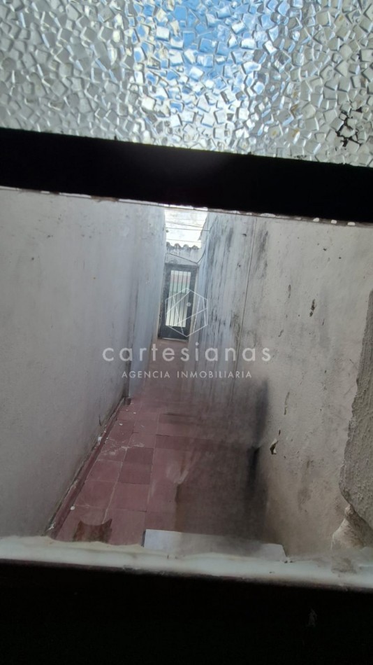 CASA 3 DORM PARA REFACCIONAR B° GRANJA DE FUNES A 50 MTS DE RAFAEL NUÑEZ. OPORTUNIDAD