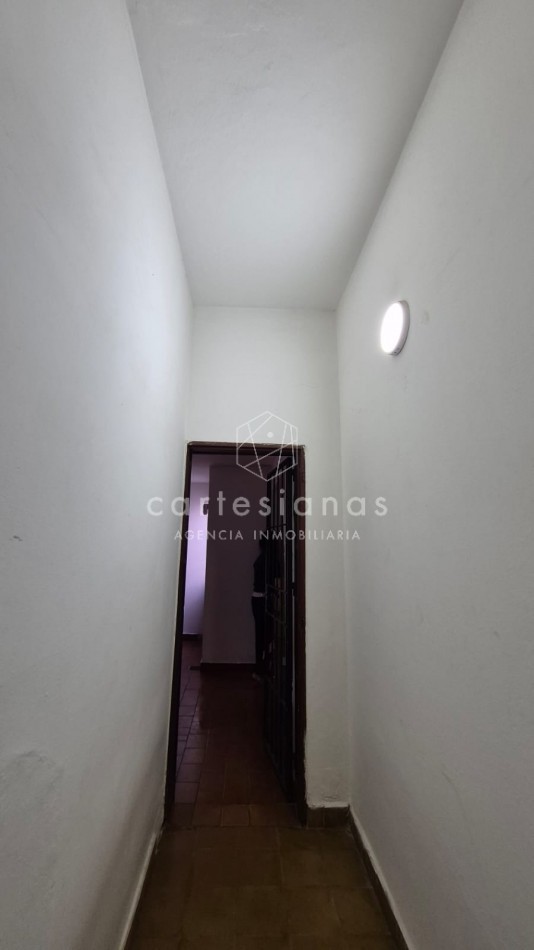 CASA 3 DORM PARA REFACCIONAR B° GRANJA DE FUNES A 50 MTS DE RAFAEL NUÑEZ. OPORTUNIDAD