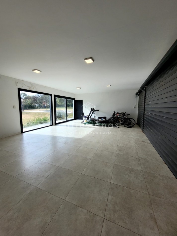 PREMIUM! CASA 4 DORM EN CAUSANA. 650 MTS CUB, 5000 MTS LOTE
