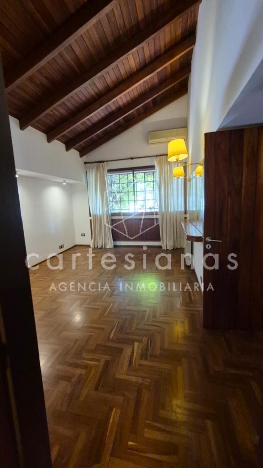 URCA EXCELENTE CASA DE 4 DORM. USO RESIDENCIAL O PARA OFICINAS/ESTUDIO 