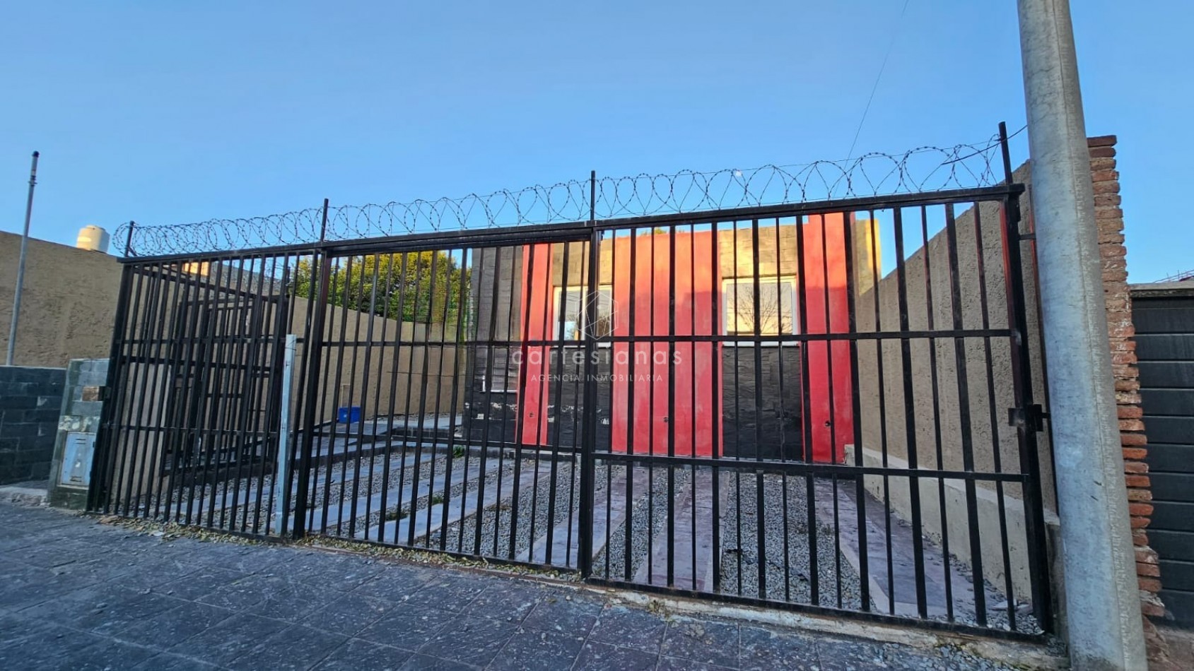 SE VENDEN 3 UNIDADES: DOS de 1 DORM y UNO de 2 DORM  EN COMPLEJO B° BELLA VISTA